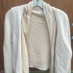 BCBGMaxAzria Beige Knit Sweater lambs wool